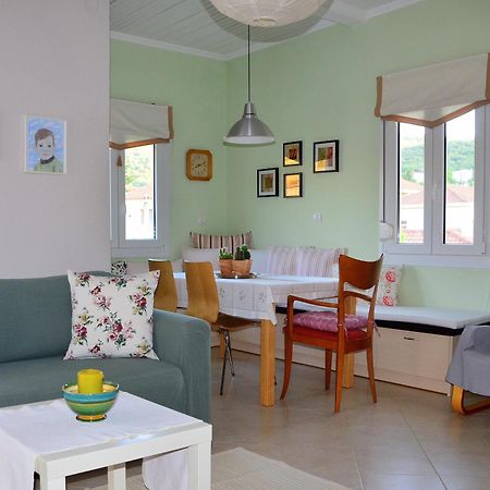 Family And Relaxing House In A Village Rodotopi エクステリア 写真